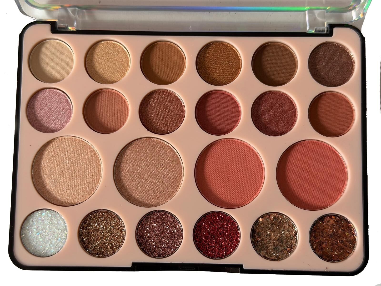 Royal Paris 22 li Makyaj Seti 18 Far+ 2 Allık + 2 Highlighter