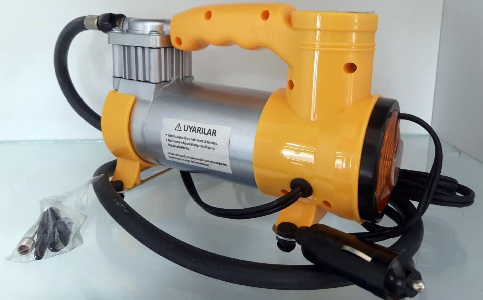 Flying 12V Çakmaklı Hava Kompresörü Metal Gövde Şişirme ve Aydınlatma