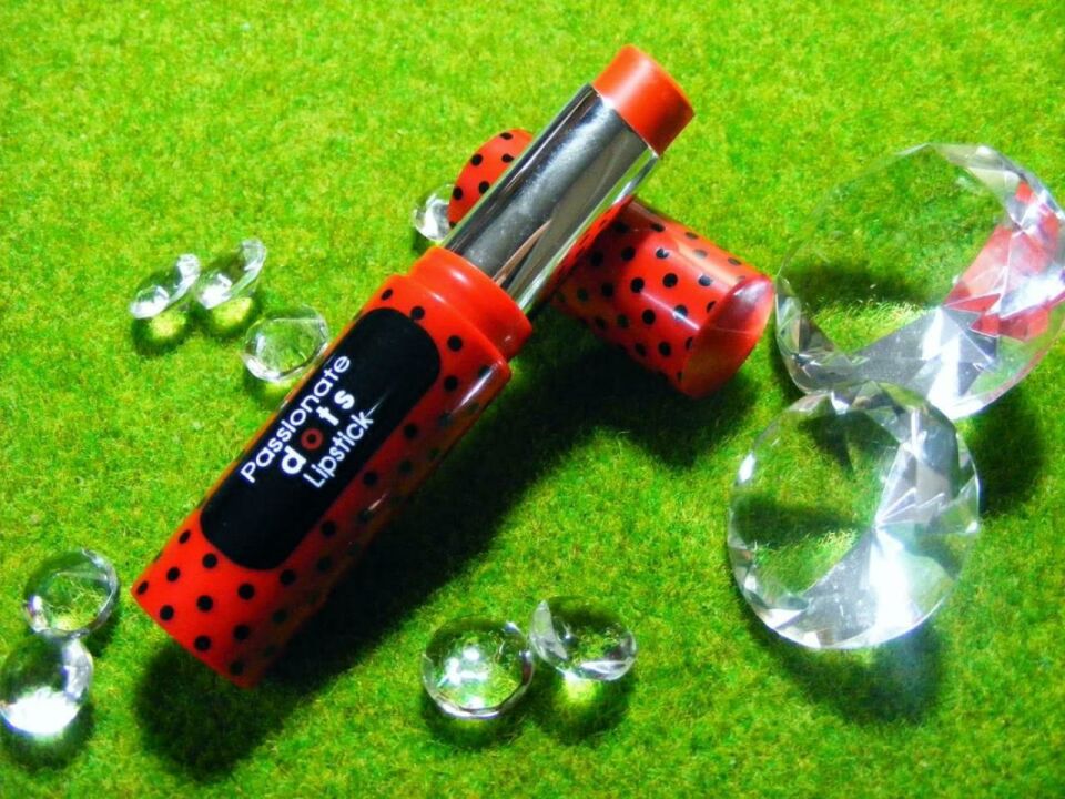 Flormar Passionate Dots Lipstick Pd23  KIRMIZI